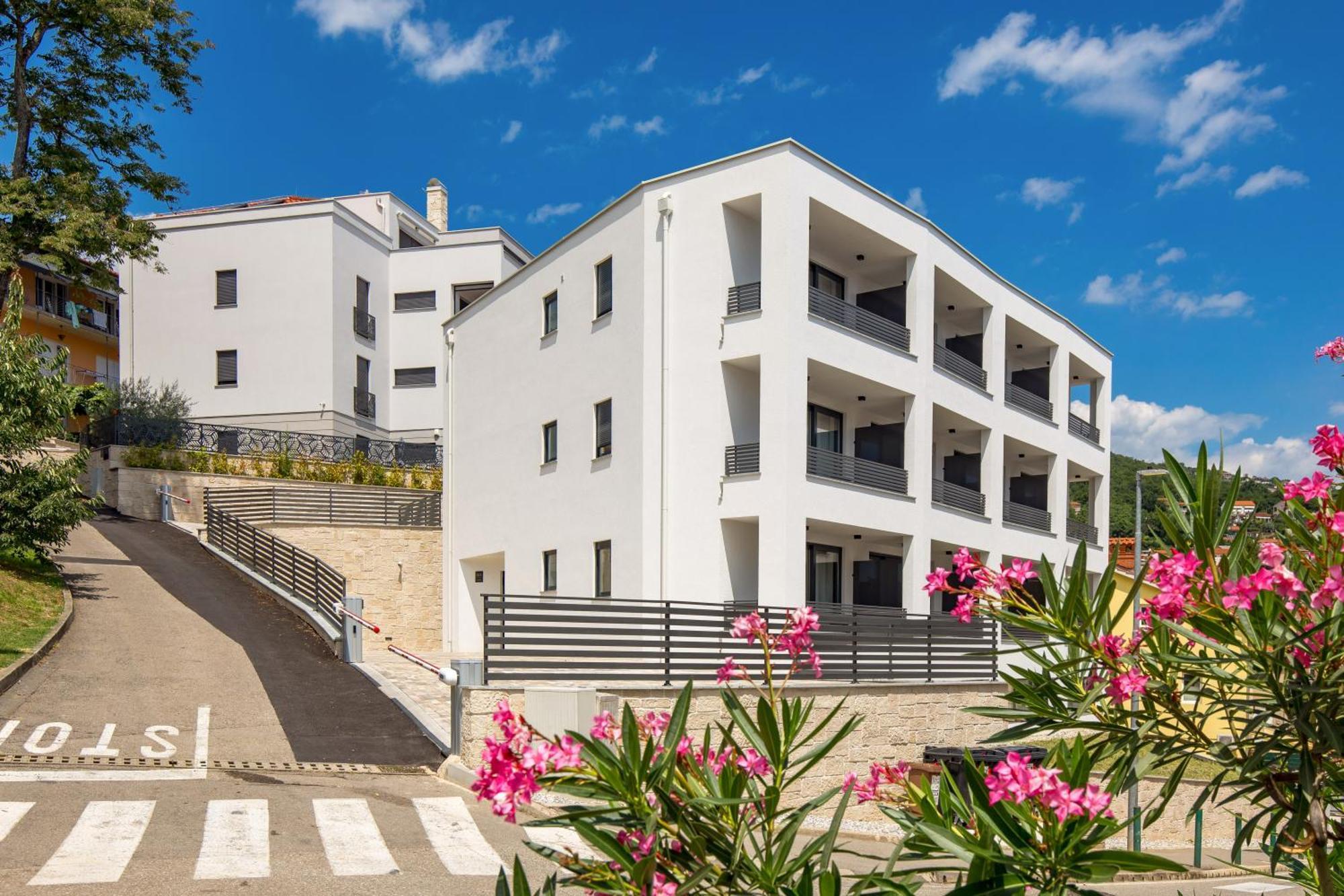 Belinda Apartments With Balcony Opatija Extérieur photo